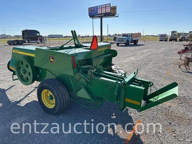 Image of John Deere 348 equipment image 4