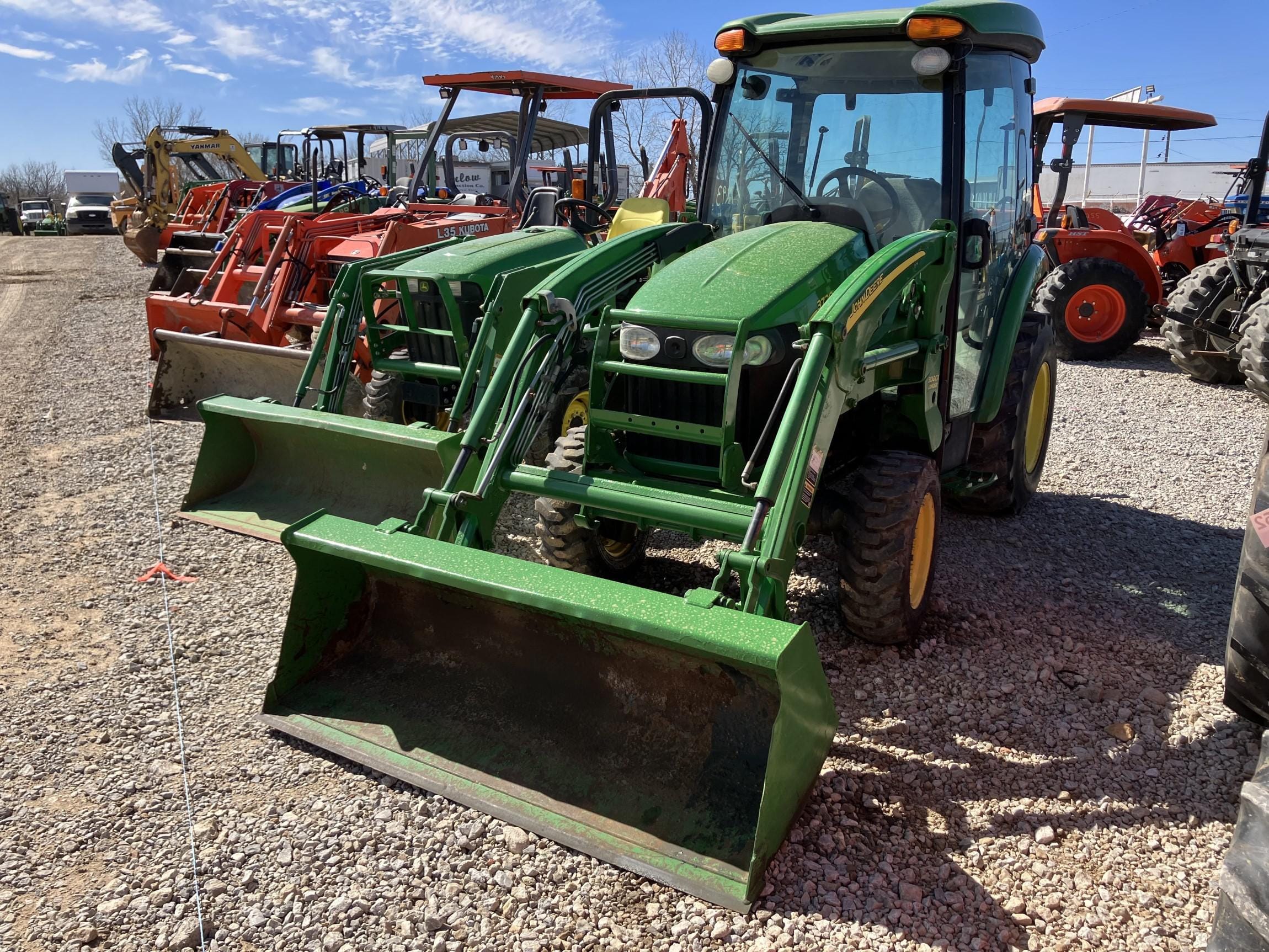 Main image John Deere 3720