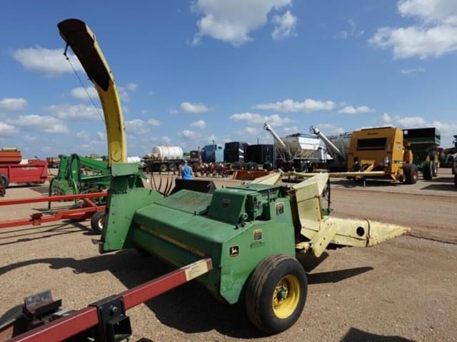 Image of John Deere 3940 equipment image 3