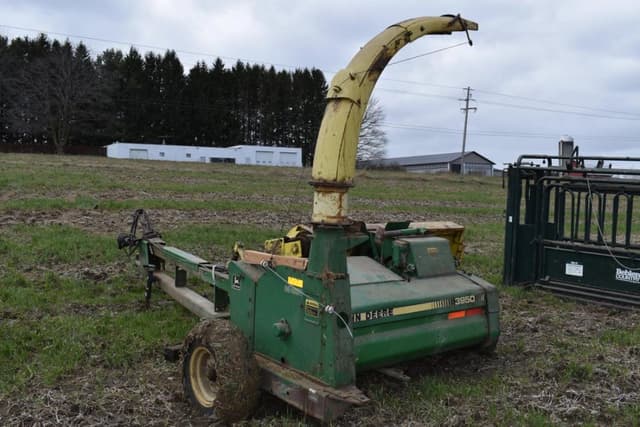 Image of John Deere 3950 equipment image 2
