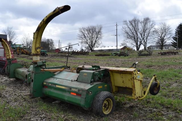 Image of John Deere 3950 equipment image 3