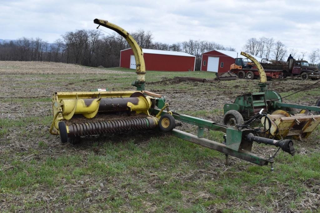 John Deere 3950 Equipment Image0