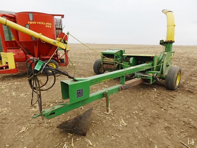 Image of John Deere 3960 equipment image 1