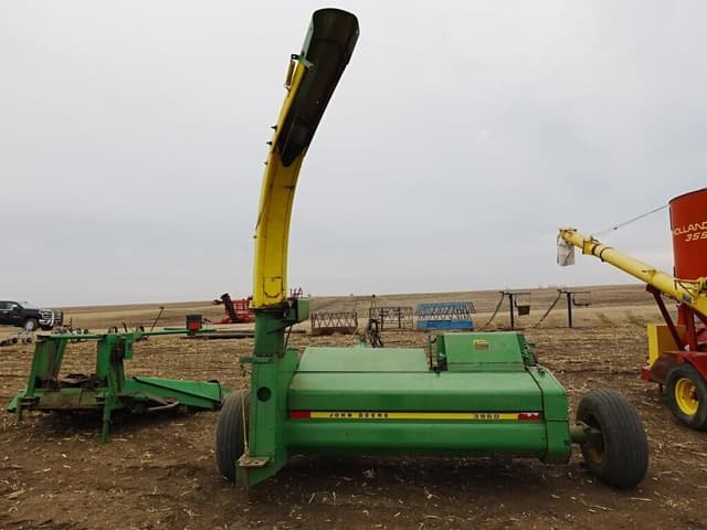 Image of John Deere 3960 equipment image 3