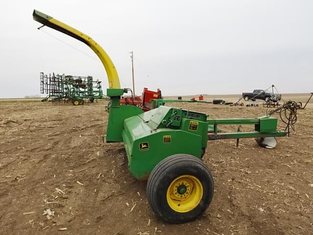 Image of John Deere 3960 equipment image 4