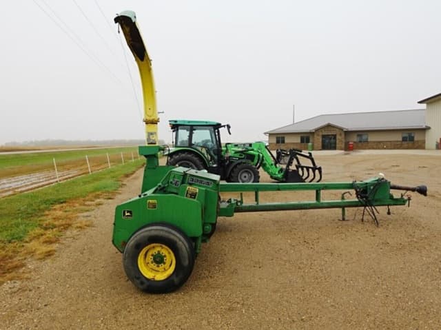 Image of John Deere 3960 equipment image 2