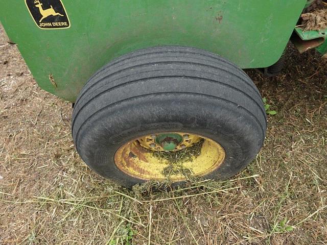Image of John Deere 3960 equipment image 4
