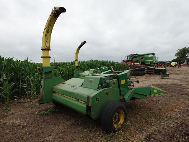 Image of John Deere 3960 equipment image 3