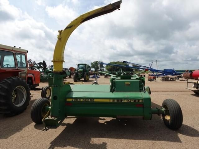 Image of John Deere 3970 equipment image 4
