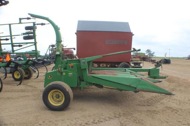 Image of John Deere 3970 equipment image 2