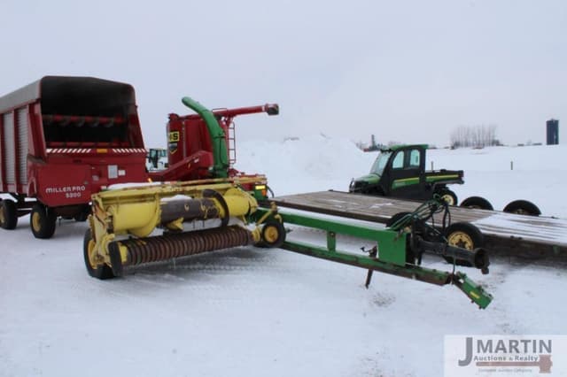 Image of John Deere 3975 equipment image 1