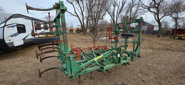 Image of John Deere 1100 equipment image 1