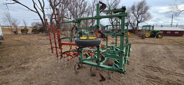 Image of John Deere 1100 equipment image 2