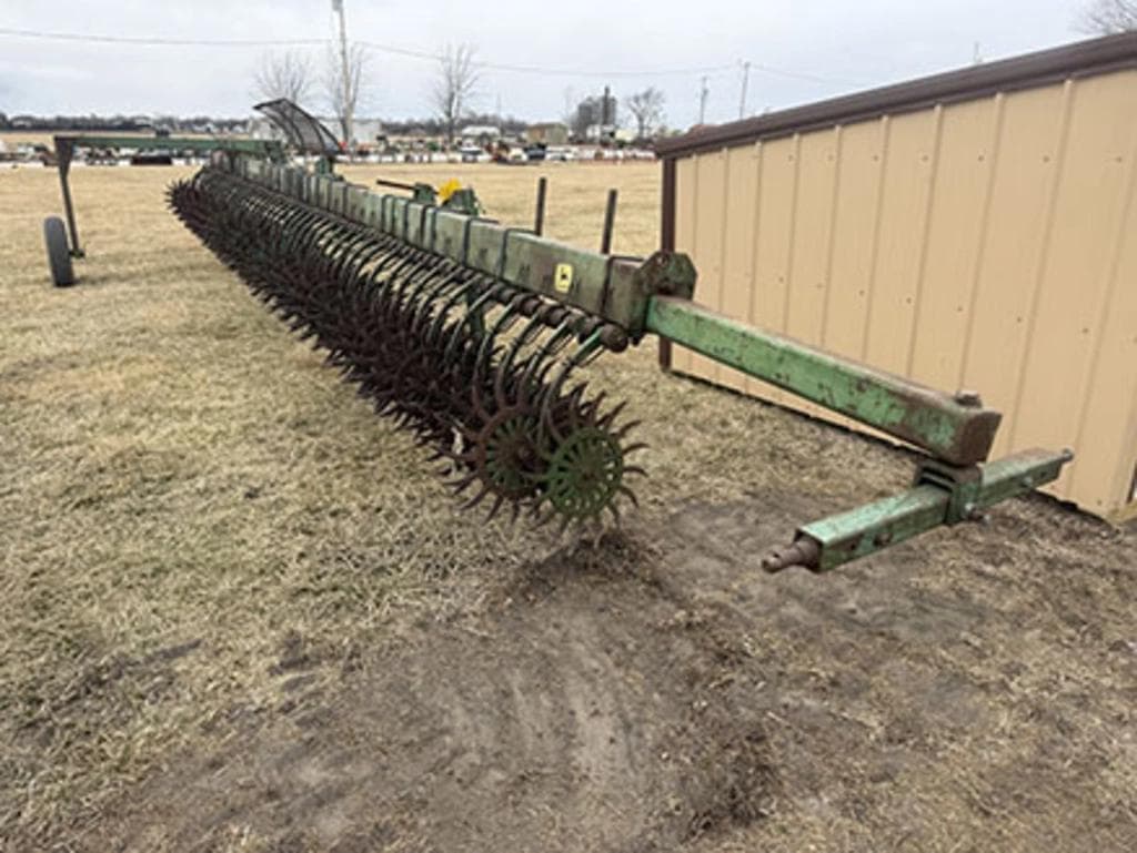 Image of John Deere 400 Image 0