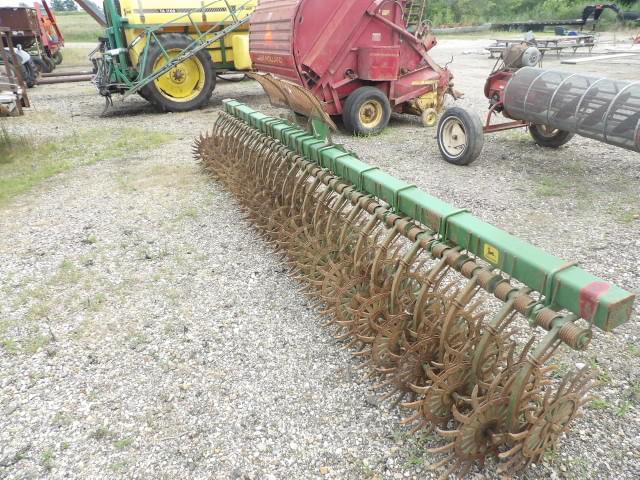 Image of John Deere 400 Image 1