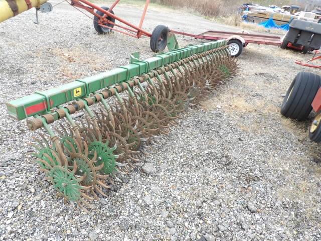 Image of John Deere 400 Image 1