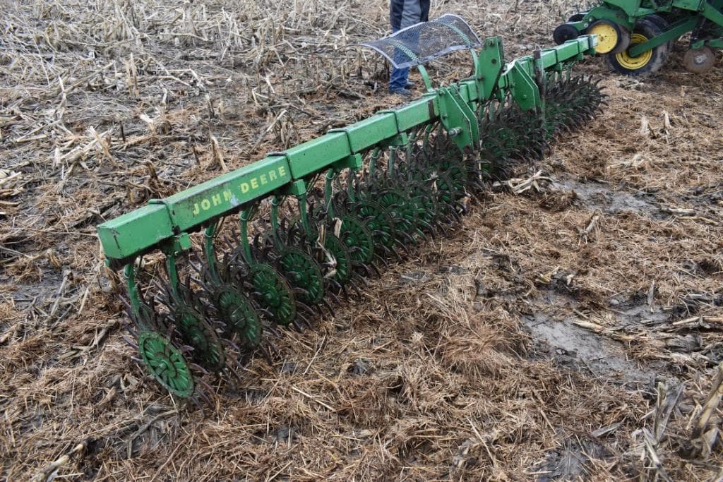 Image of John Deere 400 Image 1