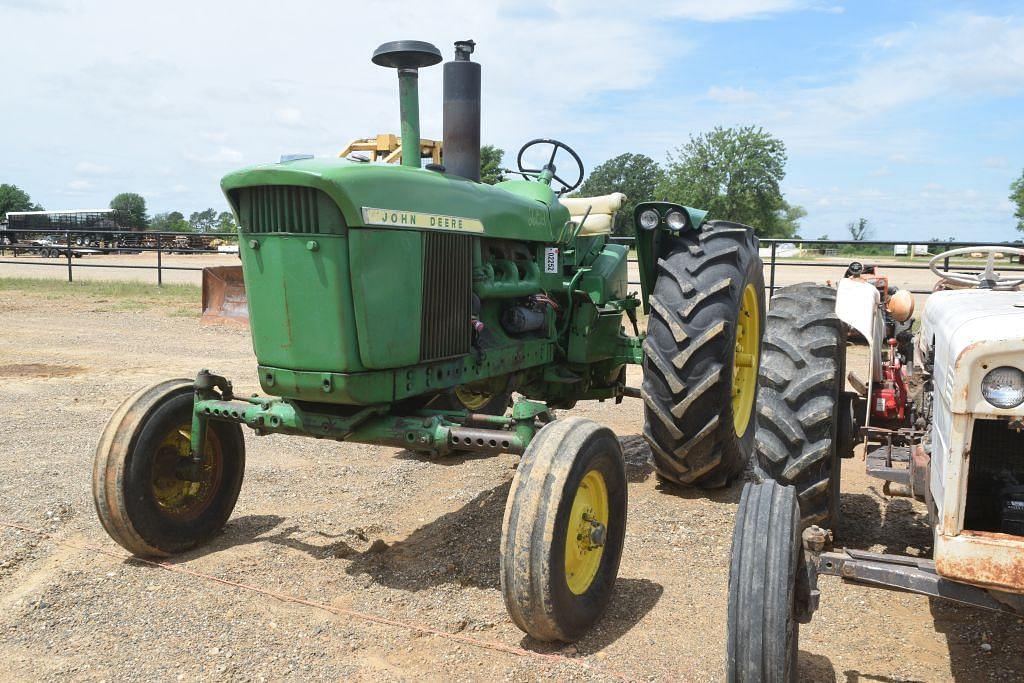 Image of John Deere 4010 Primary image