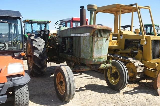 Image of John Deere 4010 equipment image 4