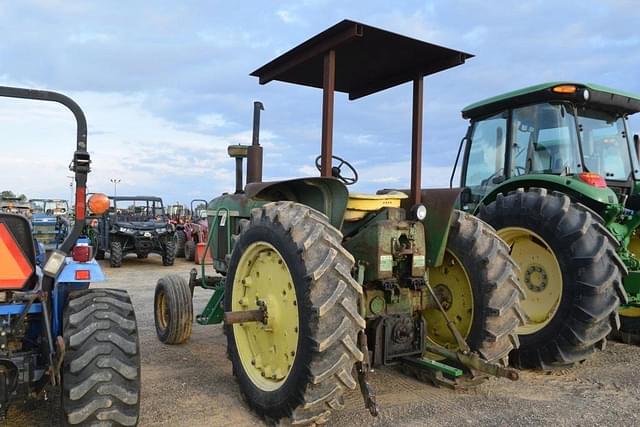 Image of John Deere 4010 equipment image 1