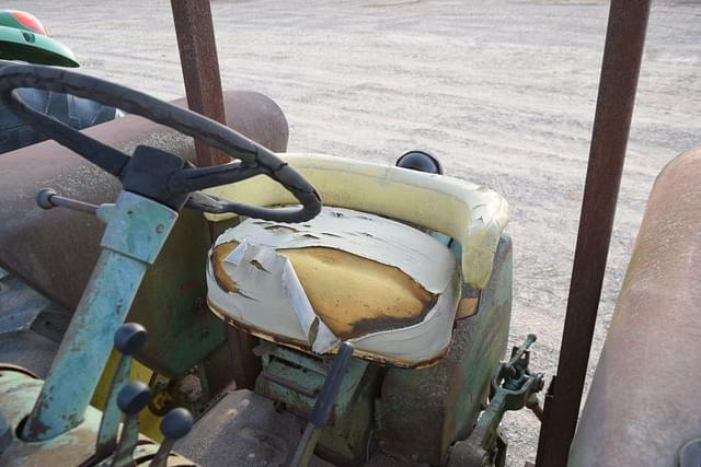 Image of John Deere 4010 equipment image 4