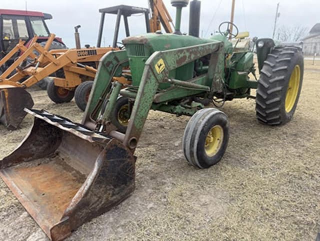 Image of John Deere 4010 equipment image 1