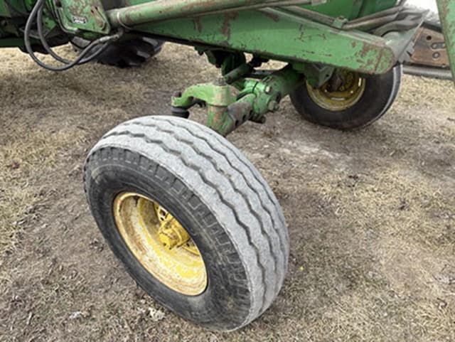 Image of John Deere 4010 equipment image 3