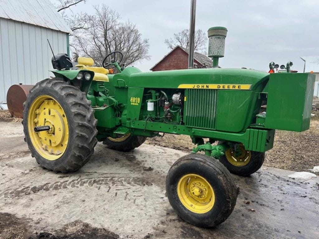 John Deere 4010 Equipment Image0