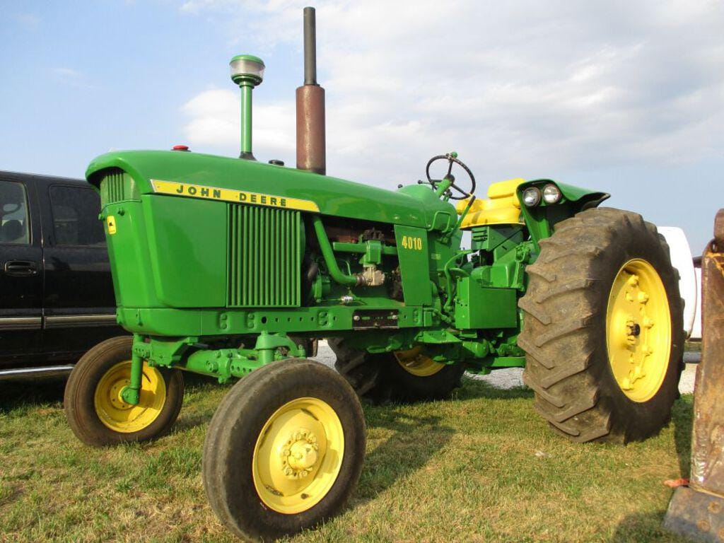 Main image John Deere 4010