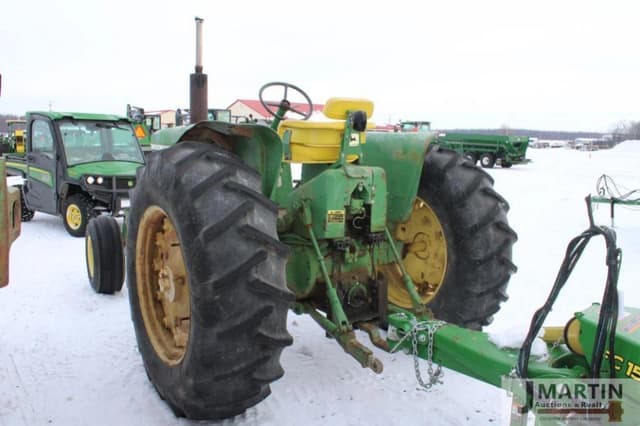 Image of John Deere 4010 equipment image 3