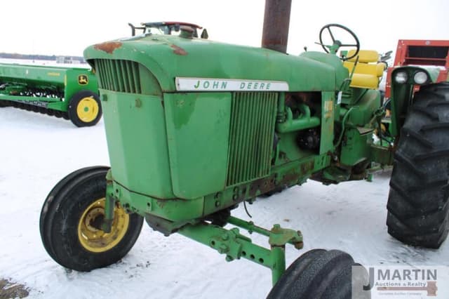 Image of John Deere 4010 equipment image 4