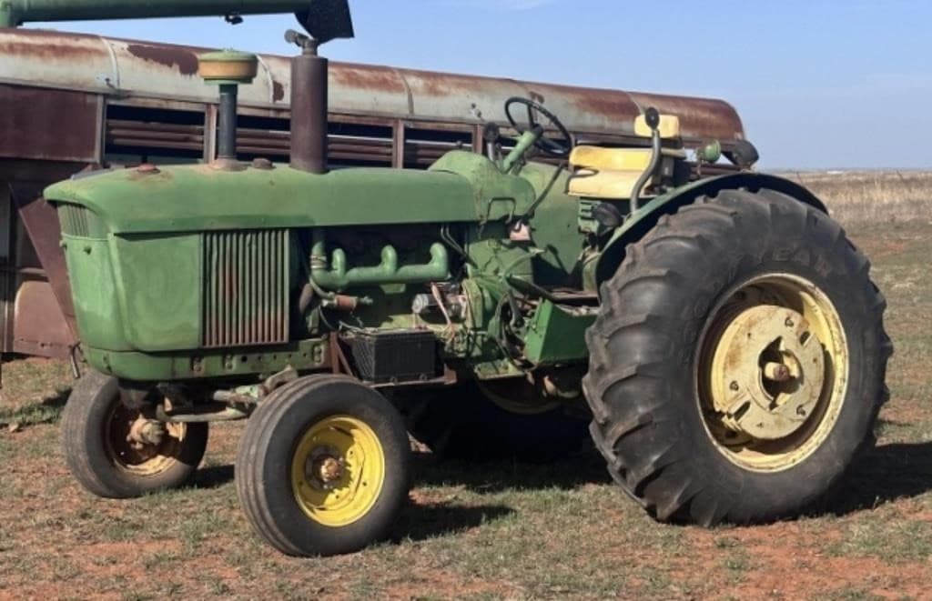 Image of John Deere 4010 Primary image