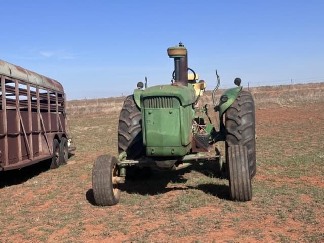 Image of John Deere 4010 equipment image 1