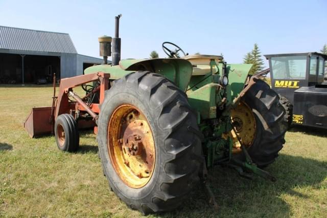 Image of John Deere 4010 equipment image 2