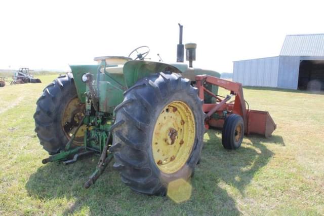 Image of John Deere 4010 equipment image 3