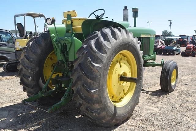Image of John Deere 4020 equipment image 2