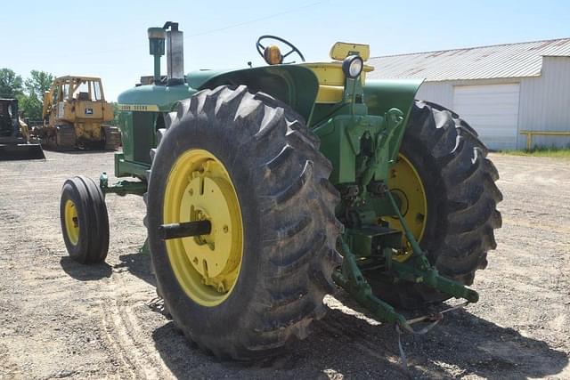 Image of John Deere 4020 equipment image 1