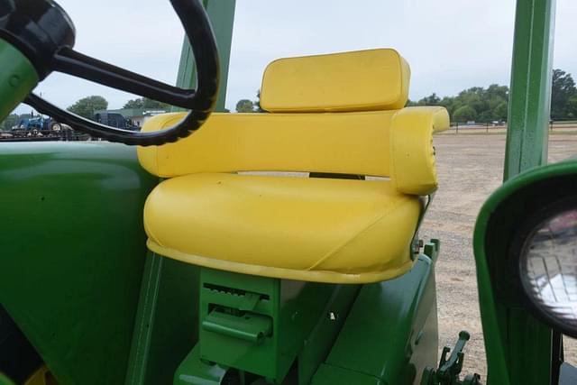 Image of John Deere 4020 equipment image 4