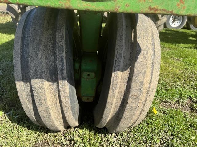 Image of John Deere 4020 equipment image 2