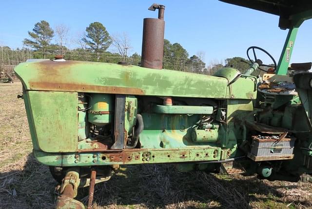 Image of John Deere 4020 equipment image 2