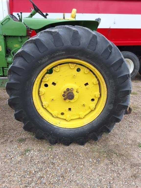 Image of John Deere 4020 equipment image 4