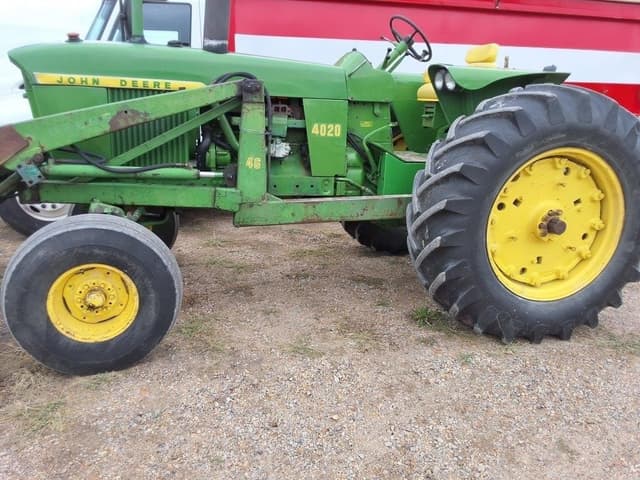 Image of John Deere 4020 equipment image 2