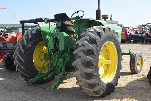 Image of John Deere 4020 equipment image 2