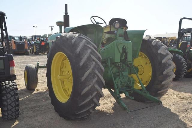 Image of John Deere 4020 equipment image 1