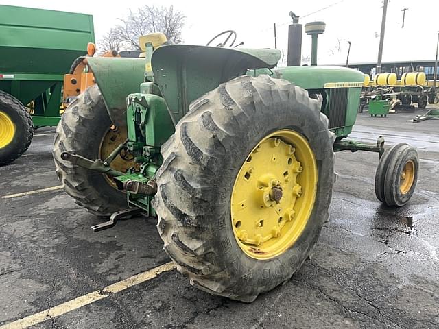 Image of John Deere 4020 equipment image 2