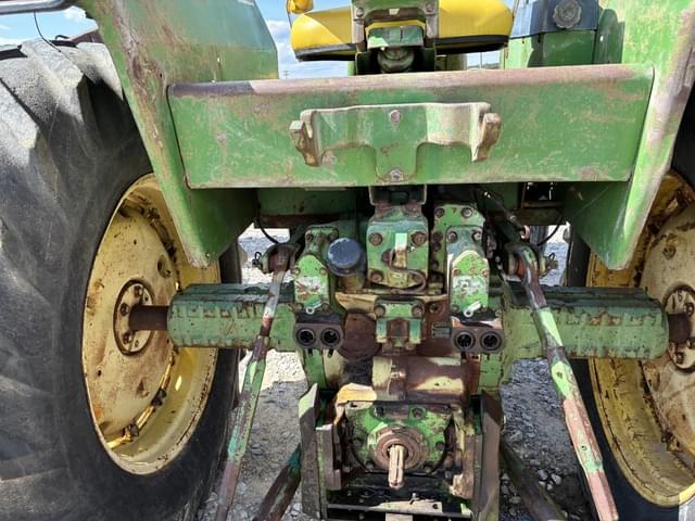 Image of John Deere 4030 equipment image 4