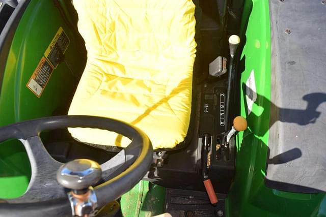 Image of John Deere 4044M equipment image 4