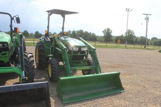 Image of John Deere 4044M equipment image 3