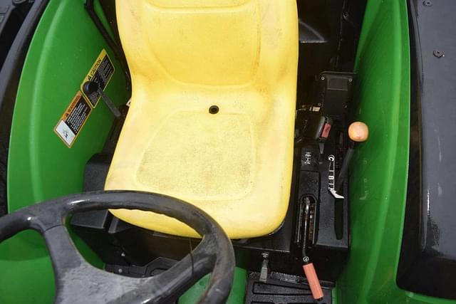 Image of John Deere 4044M equipment image 4