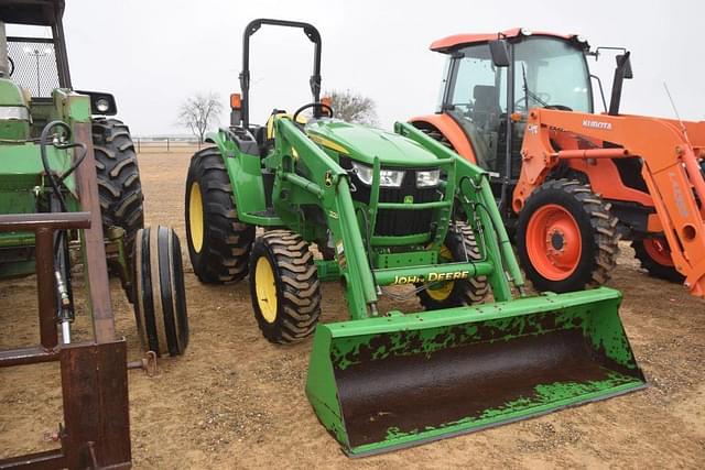 Image of John Deere 4044M equipment image 3